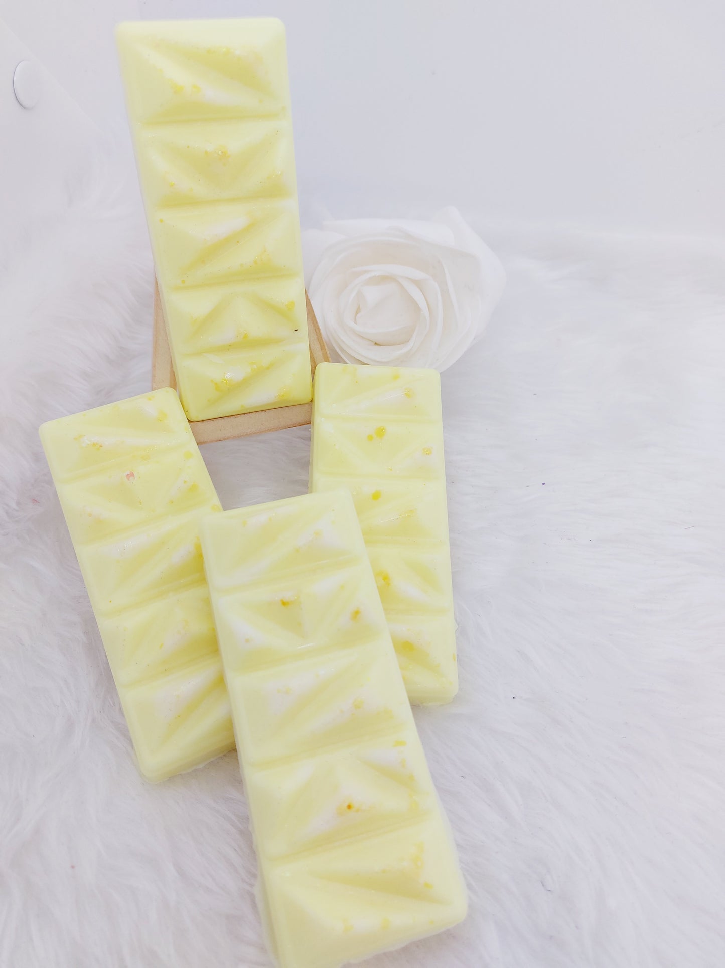 Lenny Golden Blooms ( Lenor Daffodil & Vanilla) Geo Snap bars