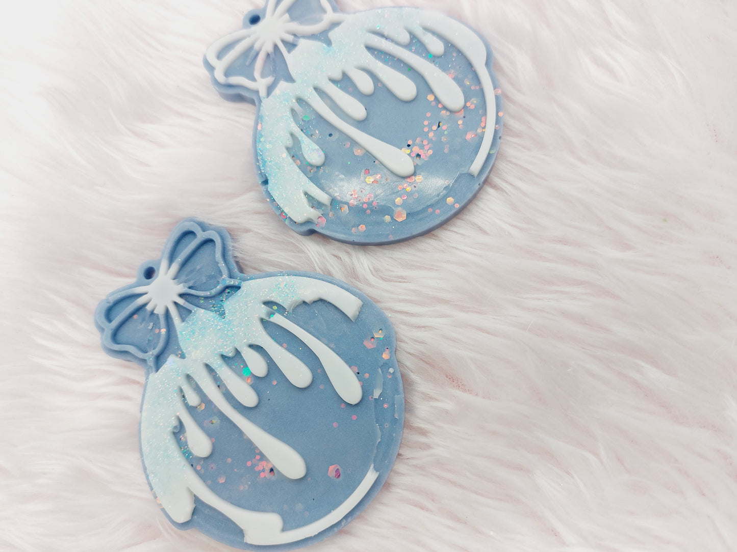 Glistening Garland Bauble Shape