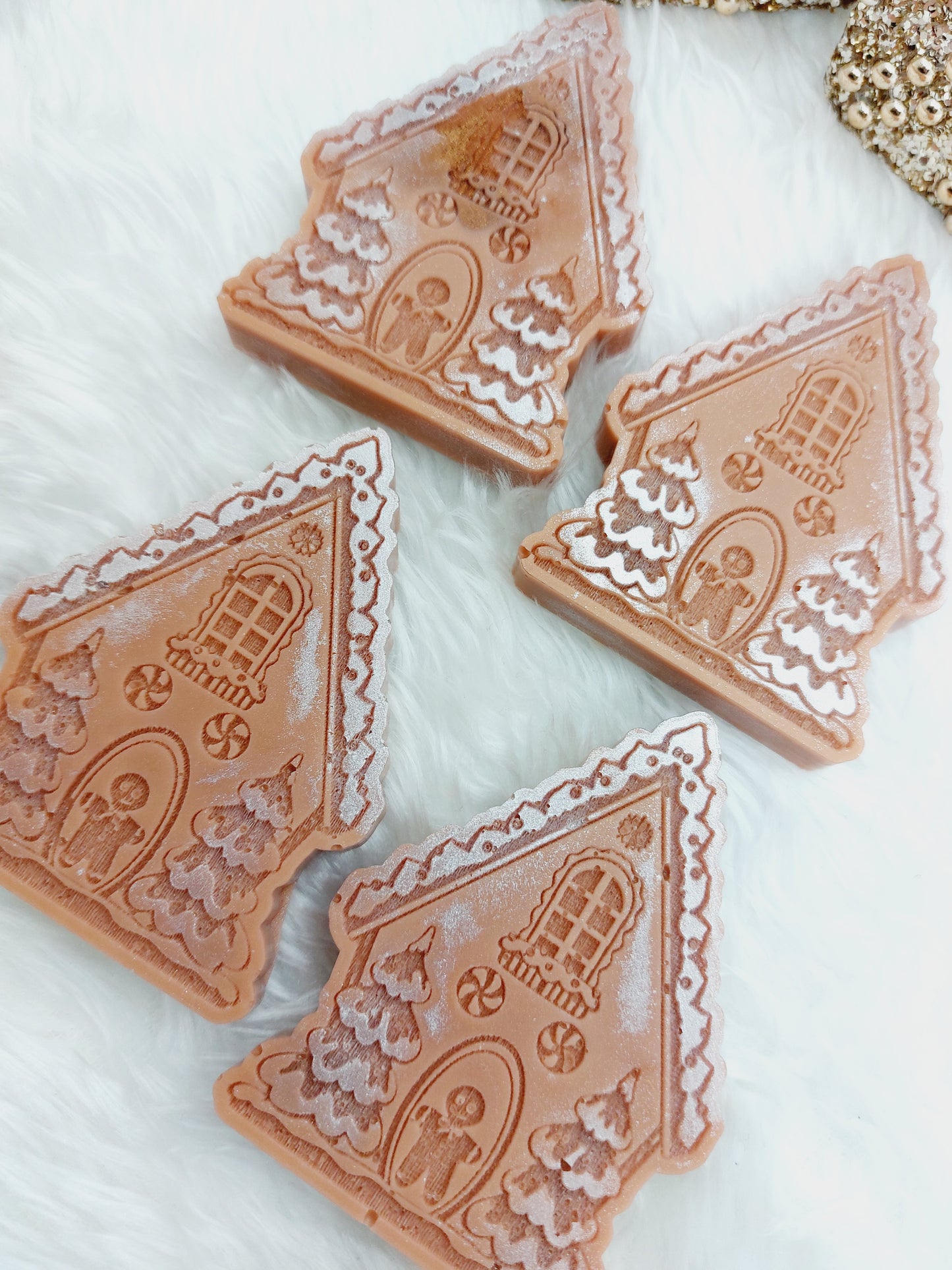 Marshmallow & Gingerbread. ( Gingerbread House Shape)