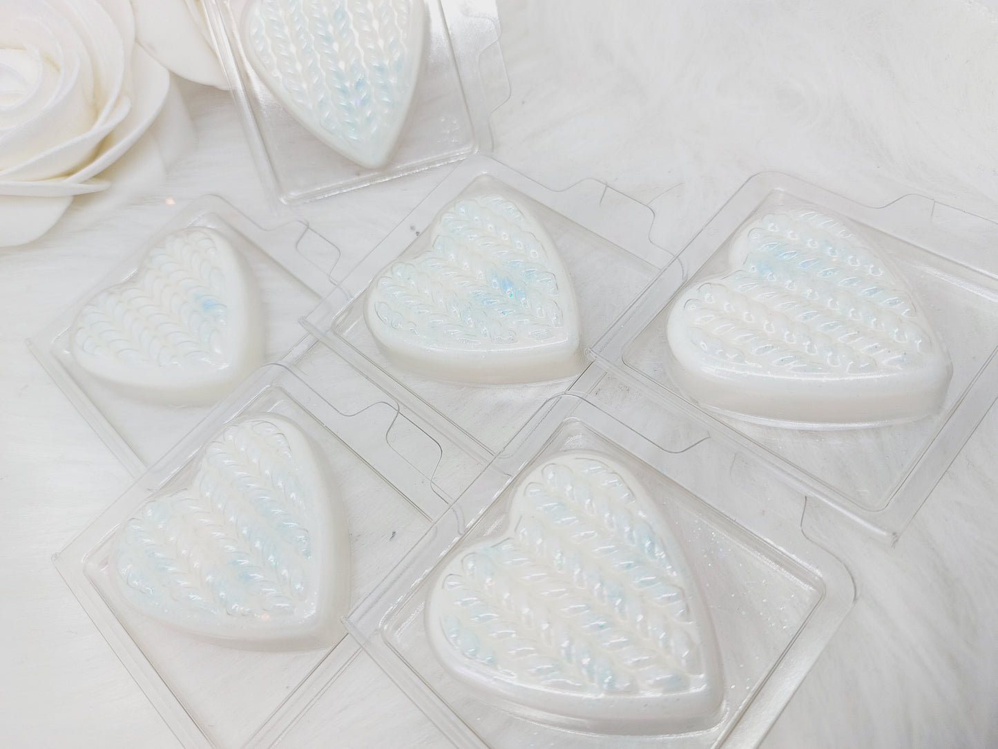 Crisp Linen & Aqua Sky Heart Clams