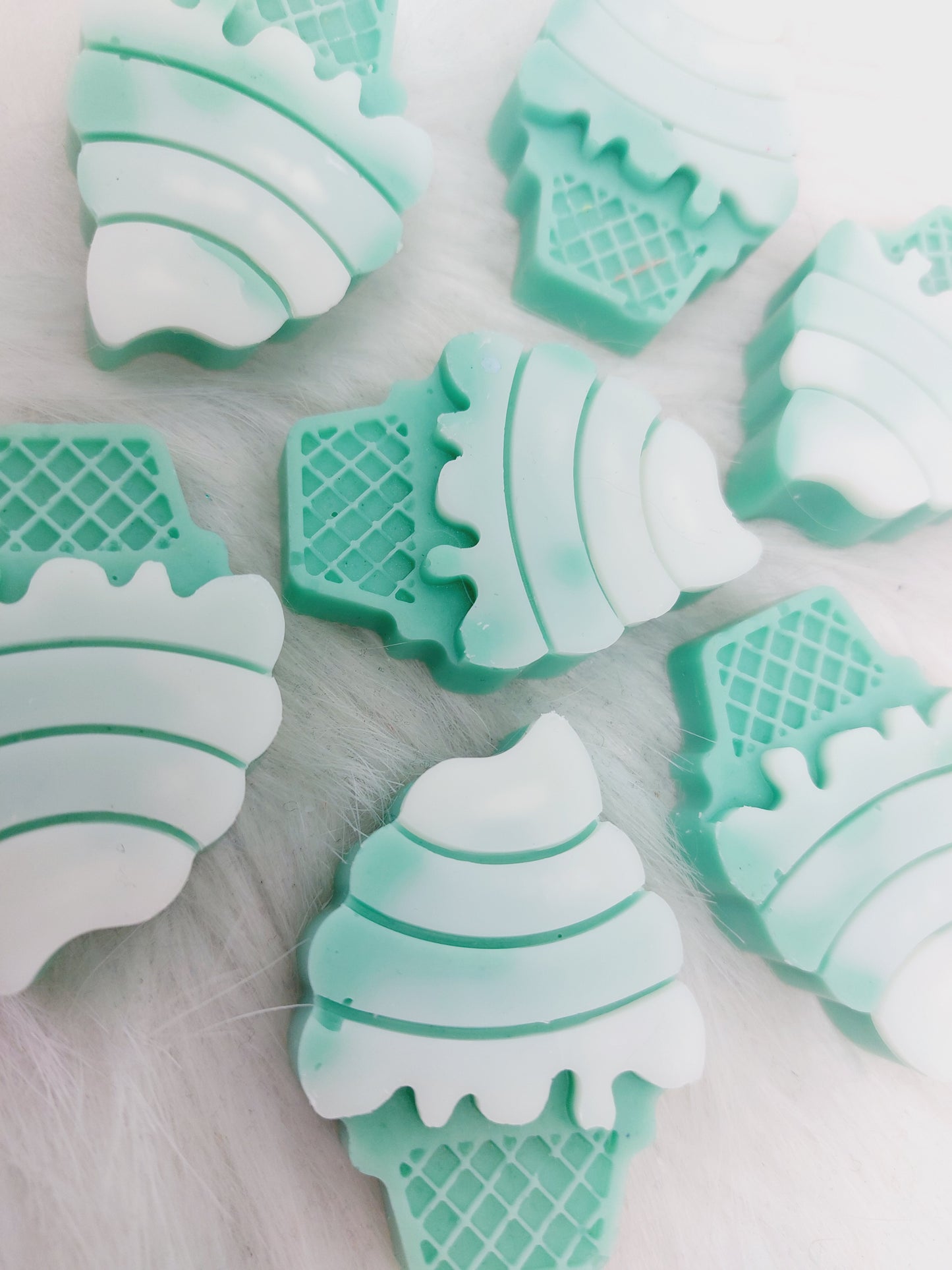 Emerald & Ivory Flower ( Lenor) Ice Cream Shapes