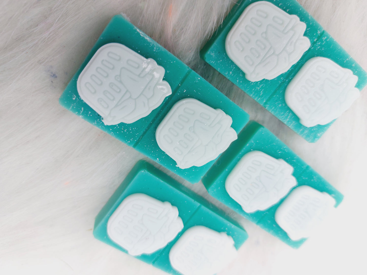 Lenor Emerald & Ivory Flower Mini Chunk Approx 15gms