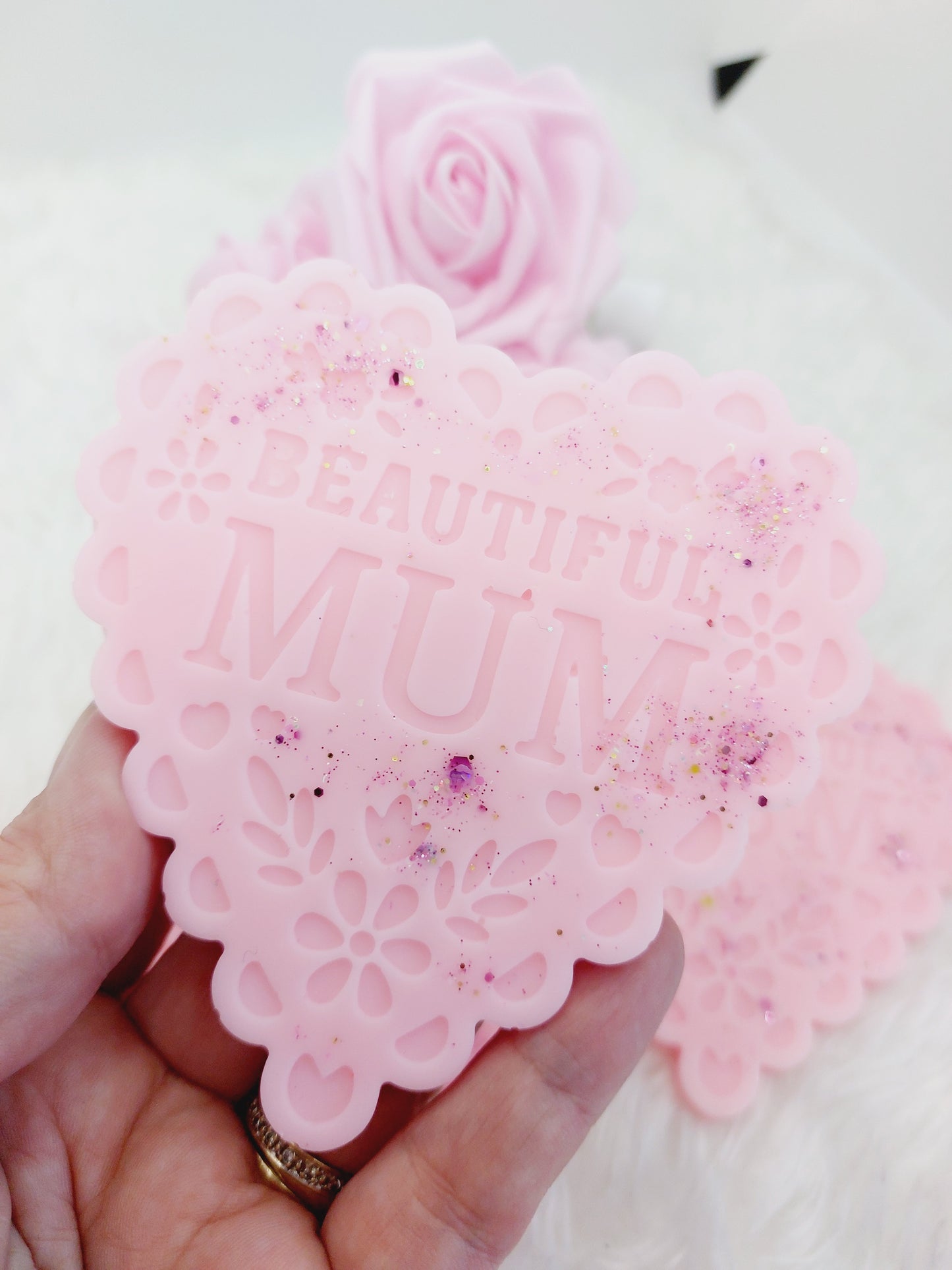 La Vie Est Belle Large Mothers Day Heart Shape. Approx 40gms