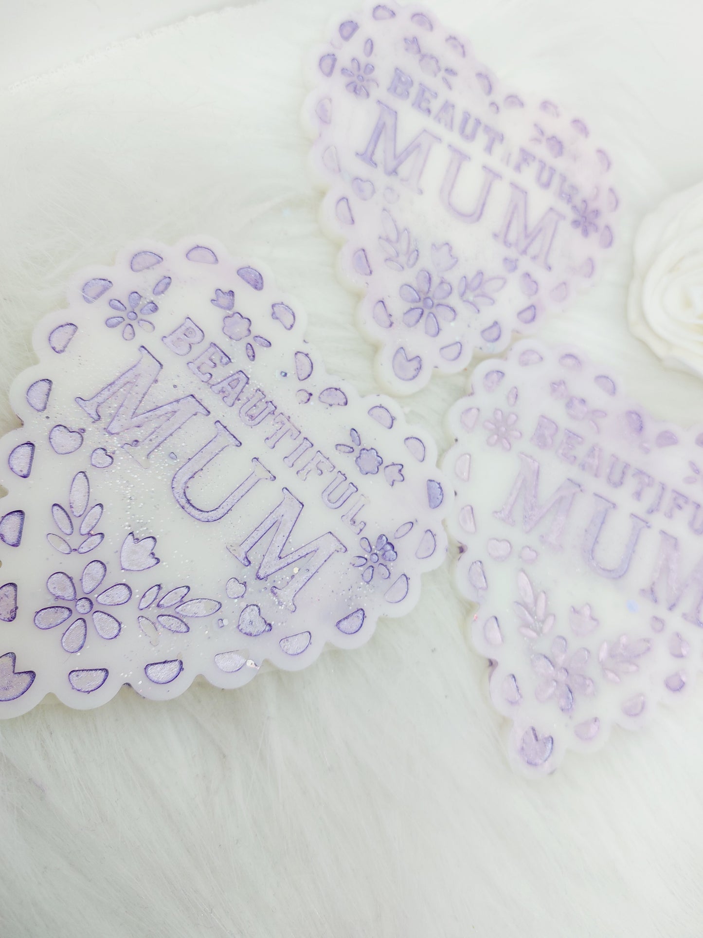 White Musk Large Mothers Day Heart Shape. Approx 40gms