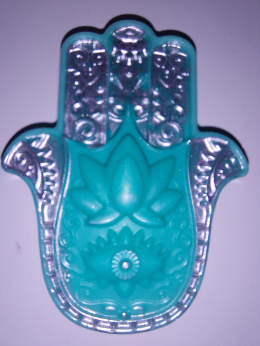 Love Island. Hamsa Hand Shape (25/30gms)