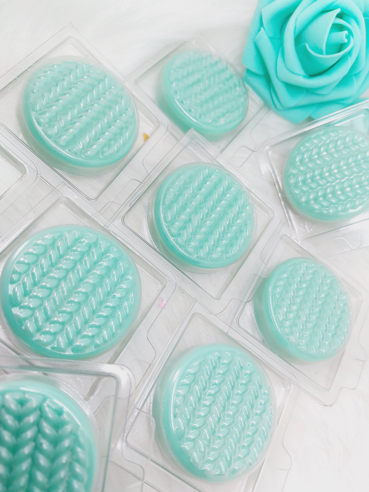 Misrule ( L*sh Lord of Misrule) Knitted Disc Clams