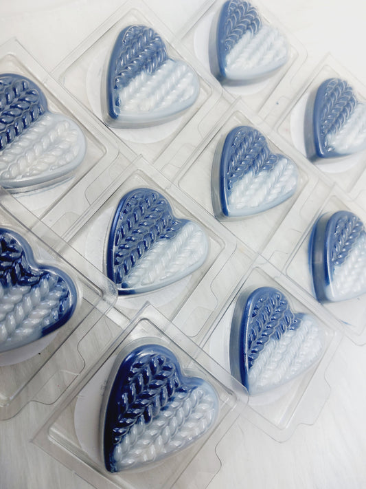 Intense Clouds ( A. Grande) Heart Clams